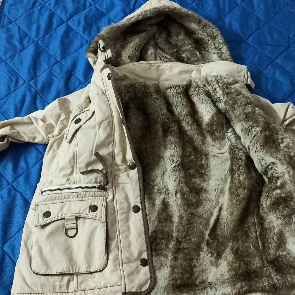 Cute n warm jacket - Picture 4 of 13